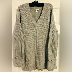 Nine West V neck sweater with cuffed long sleeves, size XL, gray